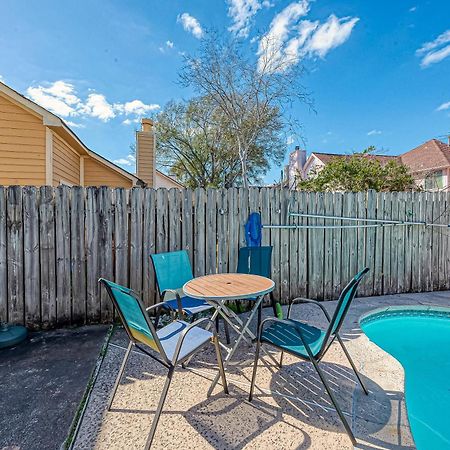 Beat The Heat In Katy Tx - Arcade Room & Pool Houston Luaran gambar